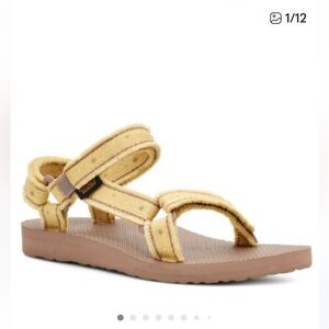 Teva sandals, excellent condition, tan and yellow size 8